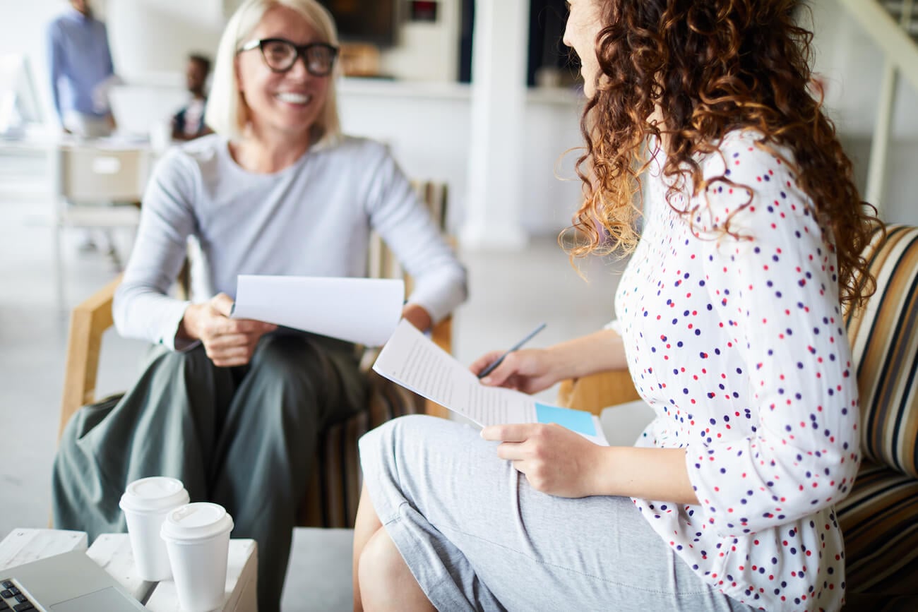 How to Give Feedback to Employees: 9 Tips for Better Feedback